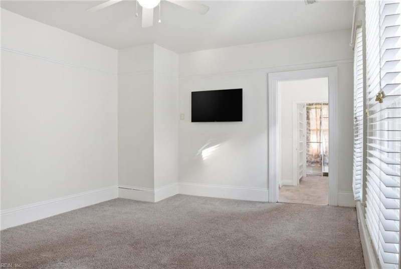 Photo 27 of 35 residential for sale in Portsmouth virginia