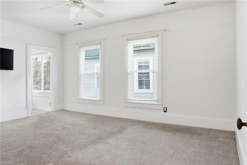 Photo 28 of 35 residential for sale in Portsmouth virginia