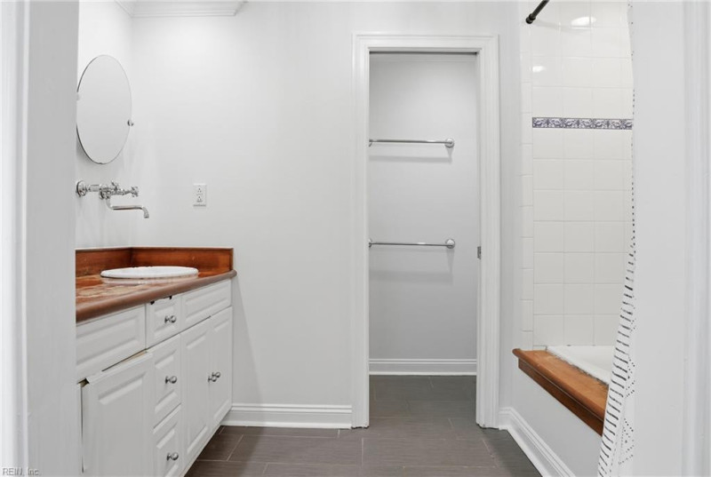 Photo 29 of 35 residential for sale in Portsmouth virginia