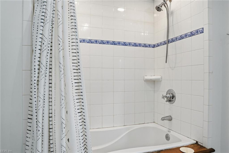 Photo 31 of 35 residential for sale in Portsmouth virginia