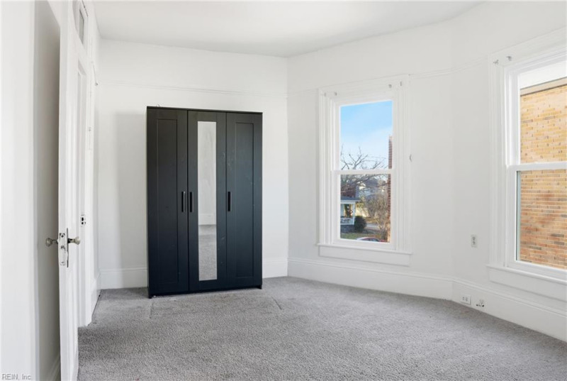 Photo 33 of 35 residential for sale in Portsmouth virginia