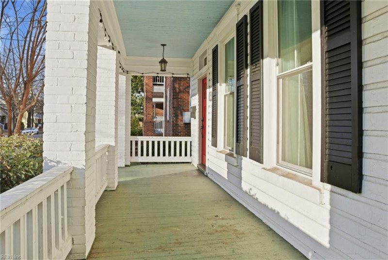 Photo 4 of 35 residential for sale in Portsmouth virginia