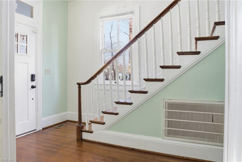 Photo 6 of 35 residential for sale in Portsmouth virginia