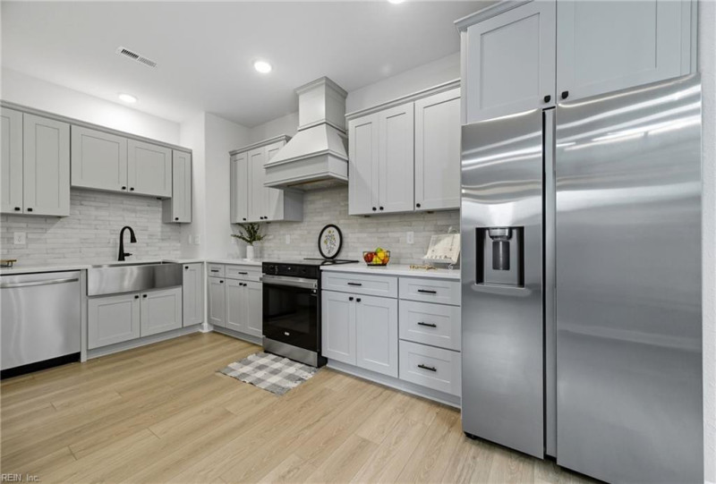 Photo 10 of 33 residential for sale in Newport News virginia