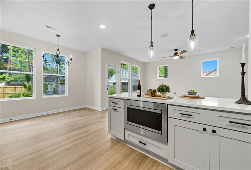 Photo 12 of 33 residential for sale in Newport News virginia