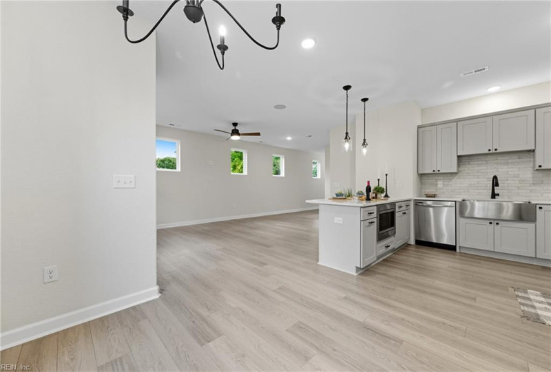 Photo 8 of 33 residential for sale in Newport News virginia