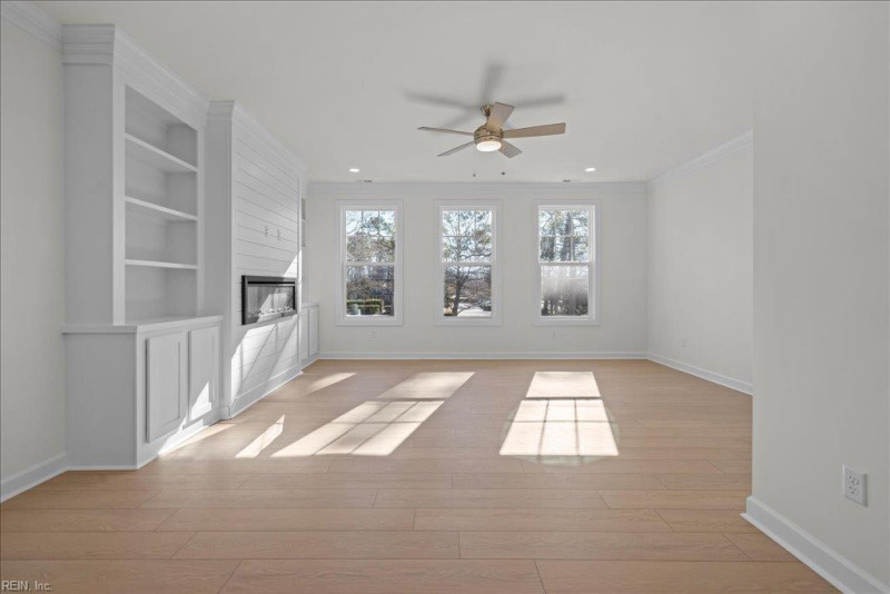 Photo 15 of 49 residential for sale in Virginia Beach virginia