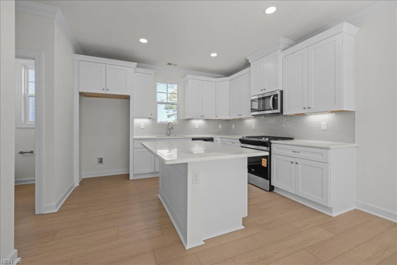 Photo 16 of 49 residential for sale in Virginia Beach virginia