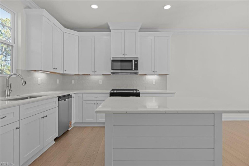 Photo 4 of 49 residential for sale in Virginia Beach virginia