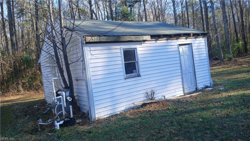 Photo 20 of 24 residential for sale in Chesapeake virginia