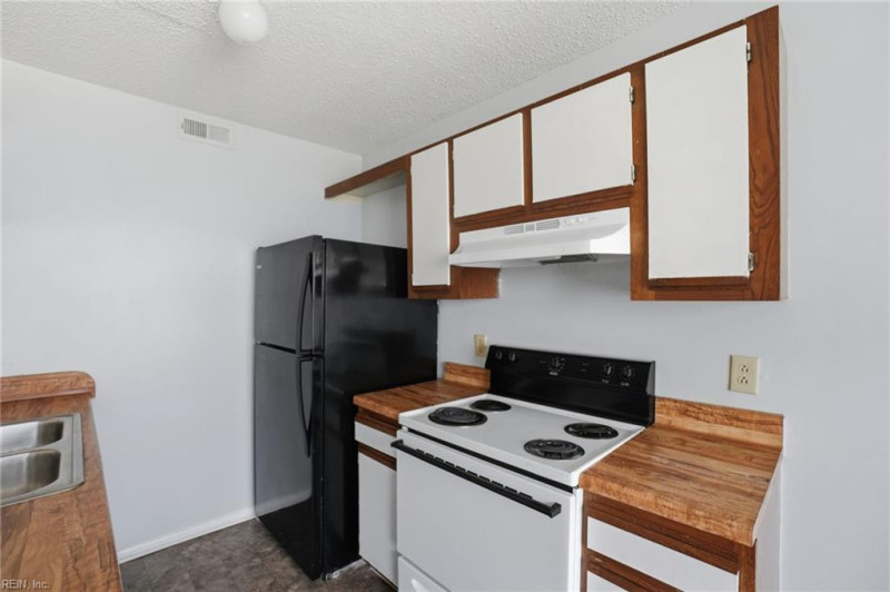 Photo 17 of 34 residential for sale in Virginia Beach virginia