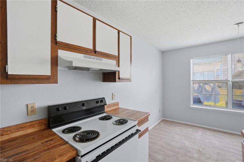 Photo 18 of 34 residential for sale in Virginia Beach virginia