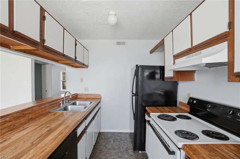 Photo 19 of 34 residential for sale in Virginia Beach virginia