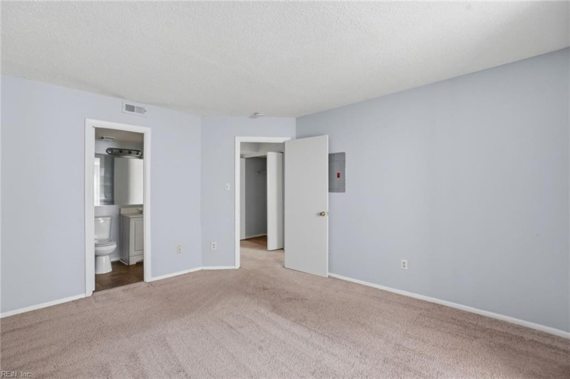 Photo 6 of 34 residential for sale in Virginia Beach virginia