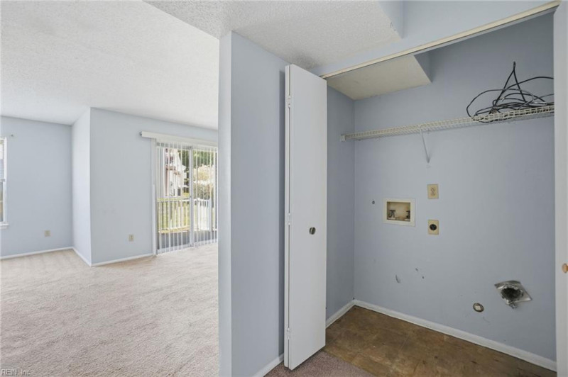Photo 7 of 34 residential for sale in Virginia Beach virginia