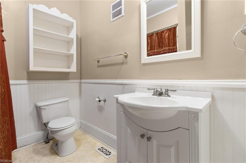 Photo 10 of 22 residential for sale in Mathews County virginia