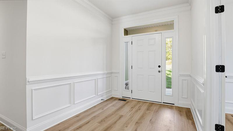 Photo 3 of 47 residential for sale in Suffolk virginia