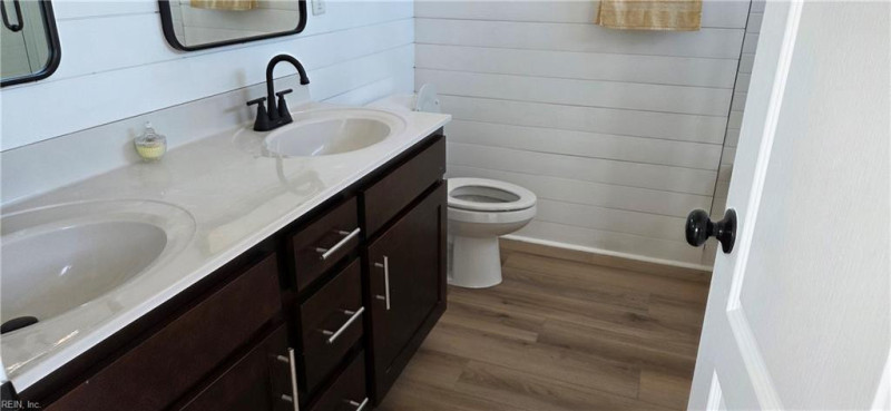 Photo 25 of 48 residential for sale in Virginia Beach virginia