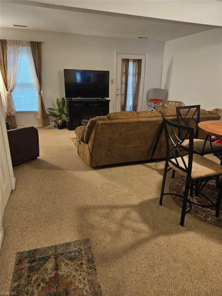 Photo 6 of 15 residential for sale in Portsmouth virginia