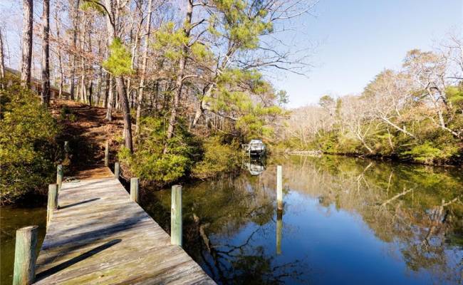 .51+AC Oyster Cove Landing, Middlesex County, VA 23071