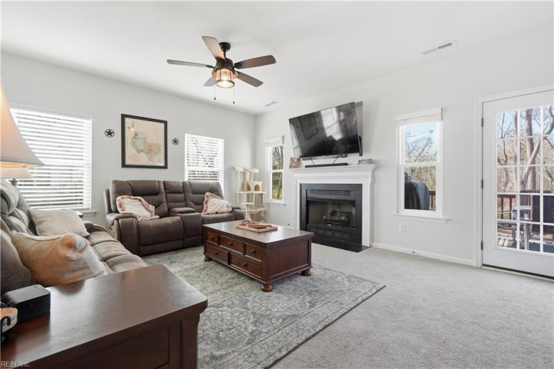 Photo 4 of 50 residential for sale in Suffolk virginia