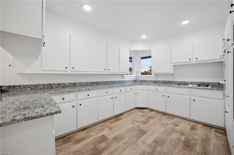 Photo 20 of 50 residential for sale in Portsmouth virginia