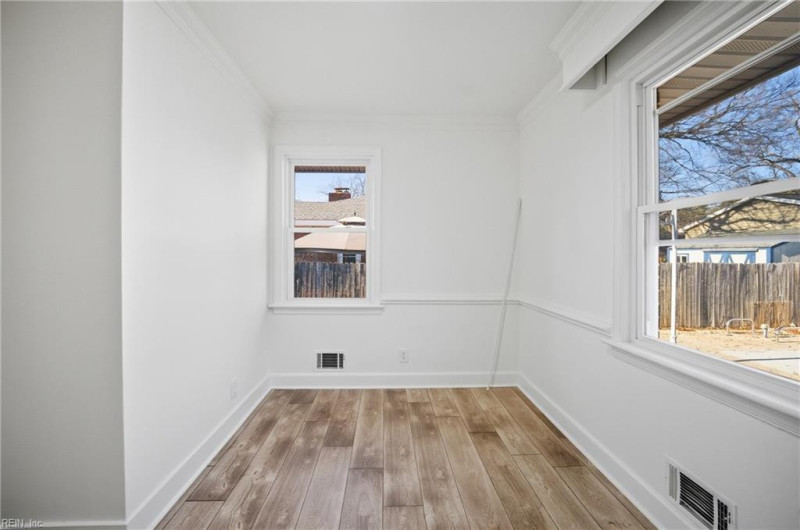 Photo 36 of 50 residential for sale in Portsmouth virginia