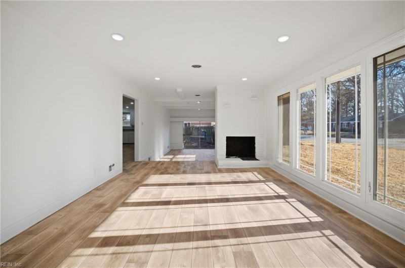 Photo 9 of 50 residential for sale in Portsmouth virginia