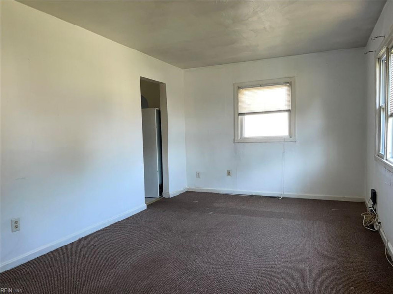 Photo 10 of 23 residential for sale in Portsmouth virginia