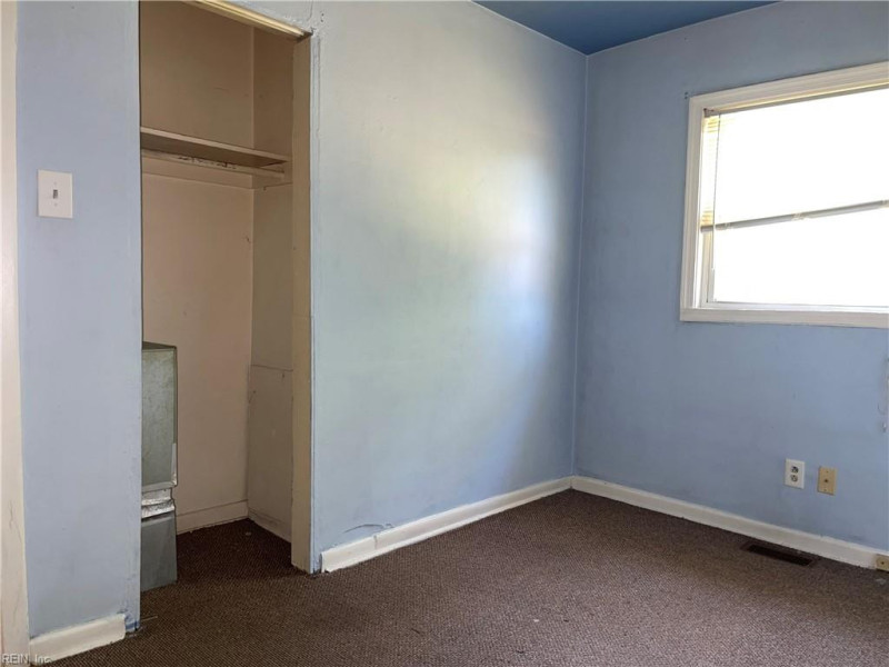 Photo 15 of 23 residential for sale in Portsmouth virginia