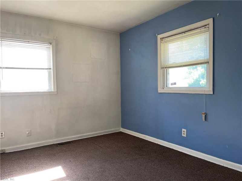 Photo 19 of 23 residential for sale in Portsmouth virginia