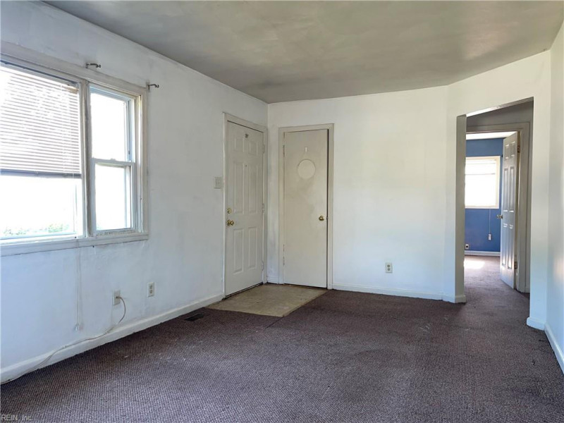 Photo 8 of 23 residential for sale in Portsmouth virginia