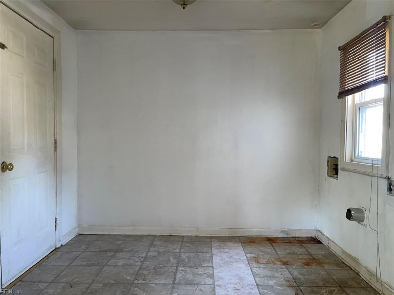 Photo 9 of 23 residential for sale in Portsmouth virginia