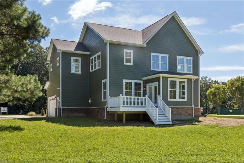 Photo 3 of 31 residential for sale in Suffolk virginia