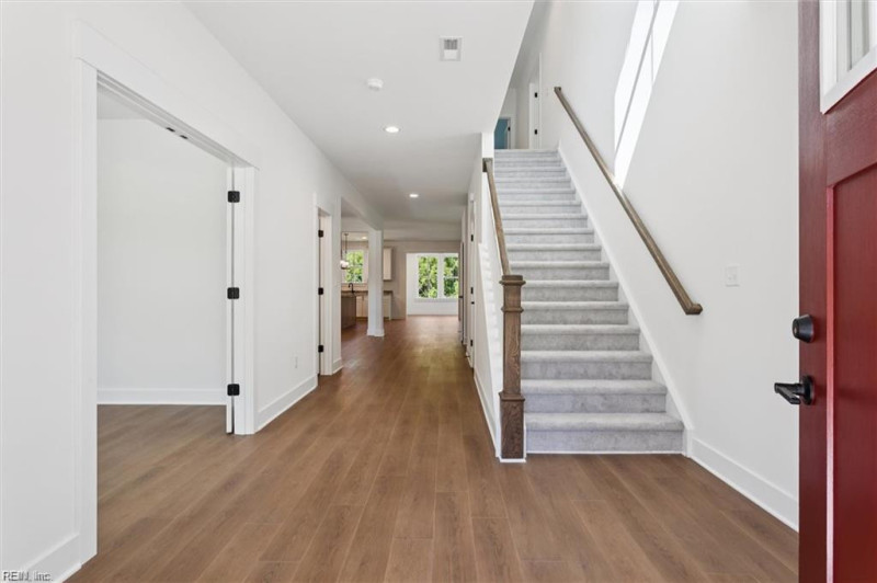 Photo 4 of 31 residential for sale in Suffolk virginia