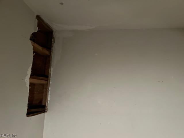 Photo 27 of 32 residential for sale in Norfolk virginia