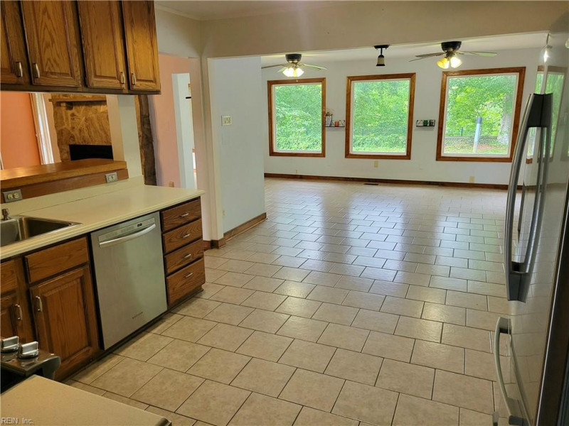Photo 8 of 25 residential for sale in Hanover County virginia