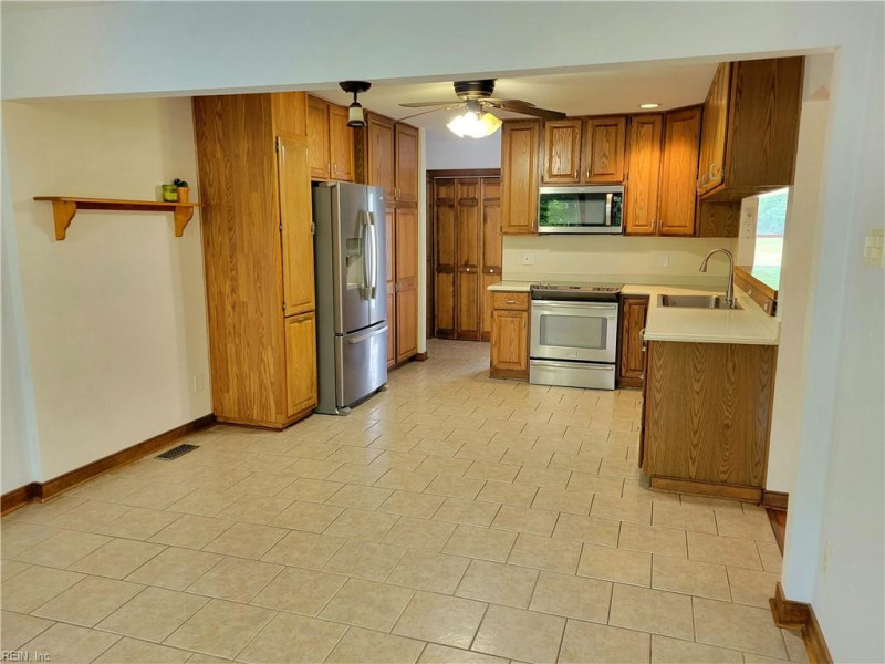 Photo 9 of 25 residential for sale in Hanover County virginia