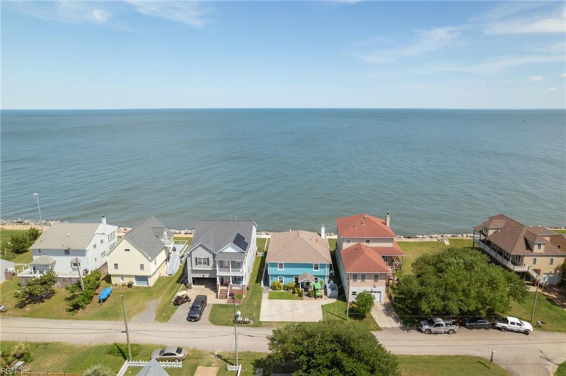 Photo 7 of 46 residential for sale in Hampton virginia