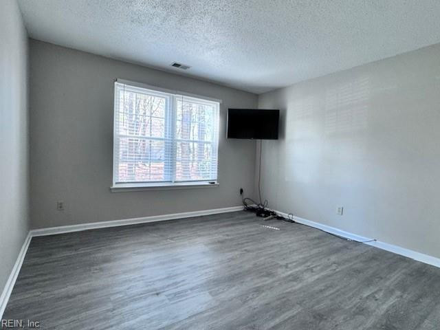 Photo 9 of 27 residential for sale in Chesapeake virginia