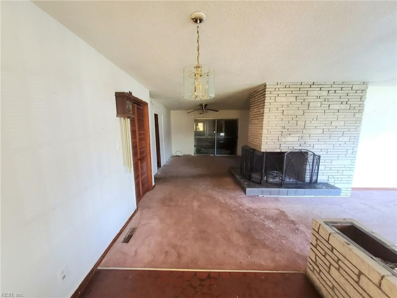 Photo 11 of 48 residential for sale in Portsmouth virginia