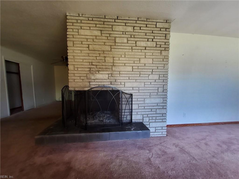 Photo 12 of 48 residential for sale in Portsmouth virginia