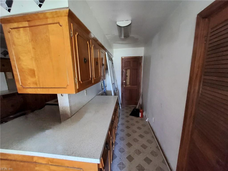 Photo 15 of 48 residential for sale in Portsmouth virginia