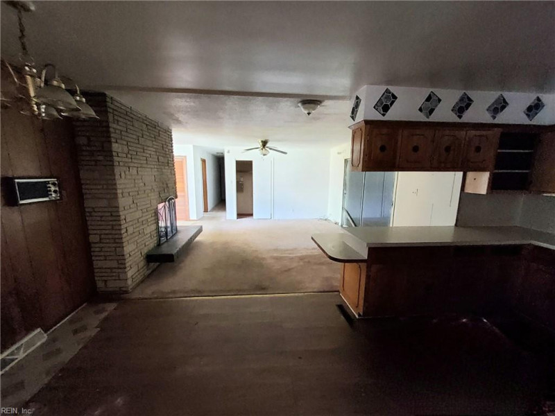 Photo 20 of 48 residential for sale in Portsmouth virginia