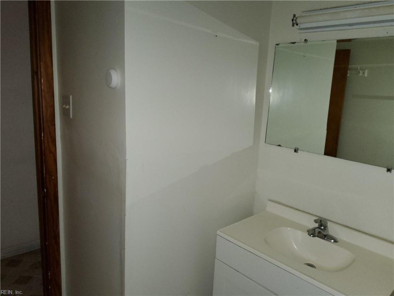 Photo 22 of 48 residential for sale in Portsmouth virginia
