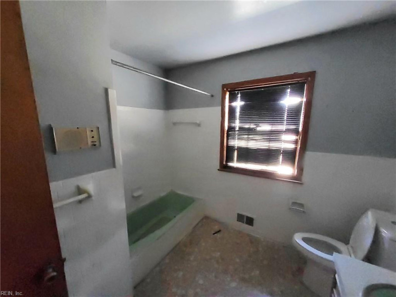 Photo 28 of 48 residential for sale in Portsmouth virginia