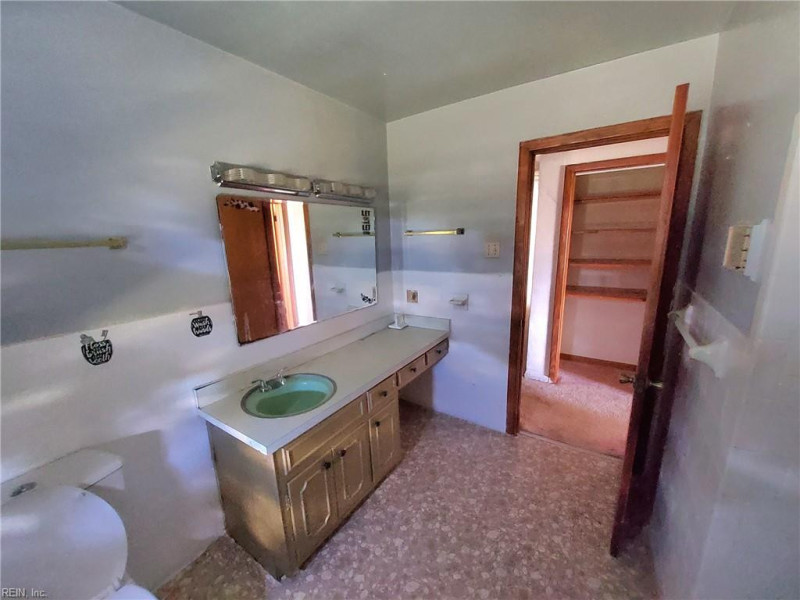 Photo 29 of 48 residential for sale in Portsmouth virginia
