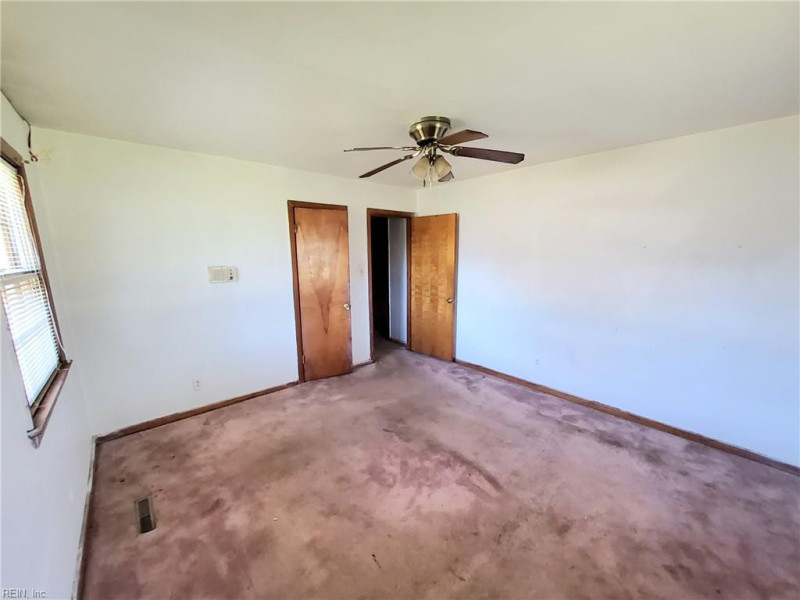 Photo 32 of 48 residential for sale in Portsmouth virginia
