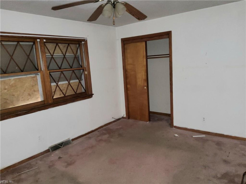 Photo 37 of 48 residential for sale in Portsmouth virginia