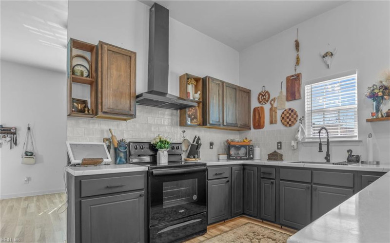 Photo 10 of 29 residential for sale in Portsmouth virginia